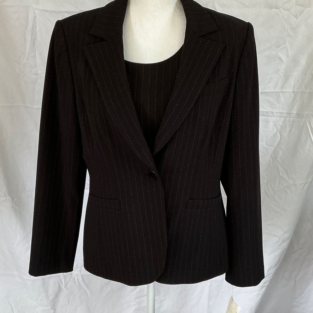 Three Piece Liz Claiborne Black Suit with Pink Pinstripes and Pink Lining - Picture 12 of 15